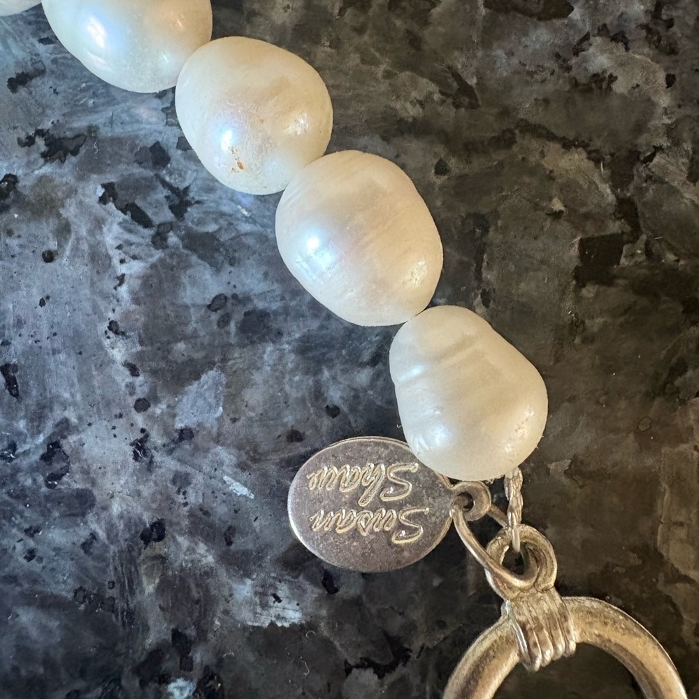 Lustrous Pearl and Silver Bee Bracelet - Picture 2 of 2